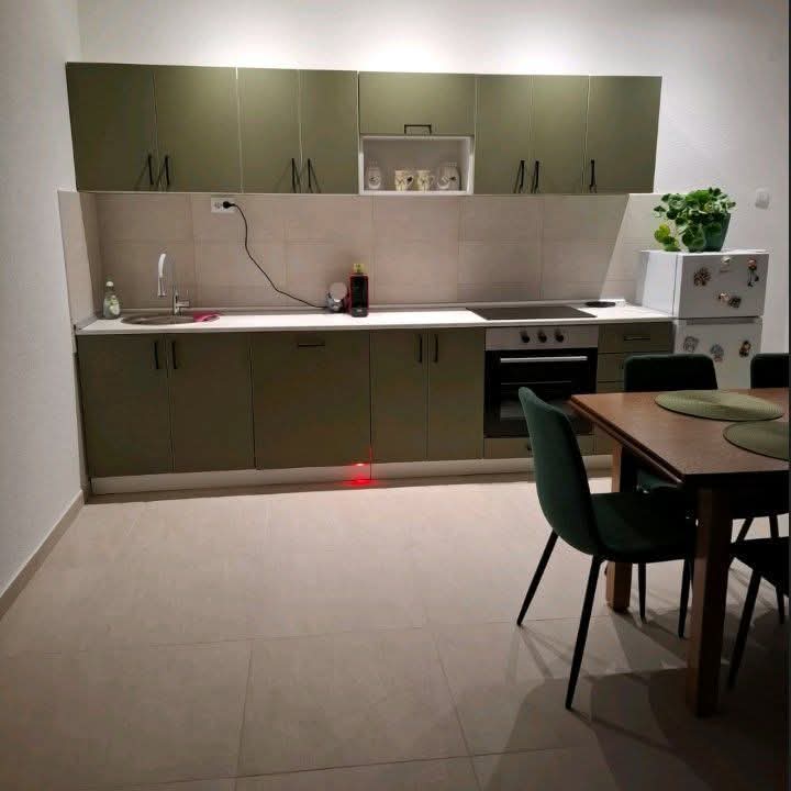 Izrada plocastog materijala od iverice i medijana